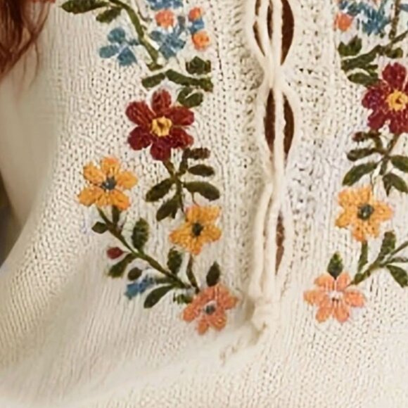 Floral Embroidered Short Sleeve Sweater - Picture 3 of 4